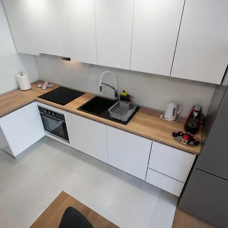 Mali & Veli זאדאר