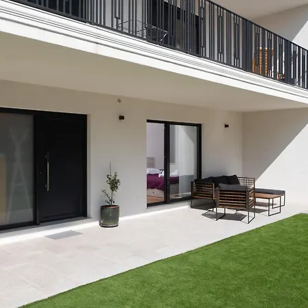 Mali & Veli זאדאר