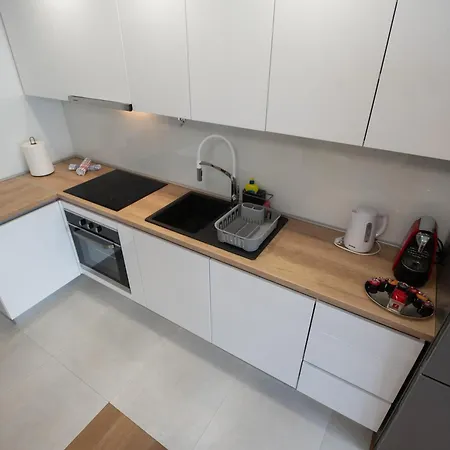 Mali & Veli זאדאר